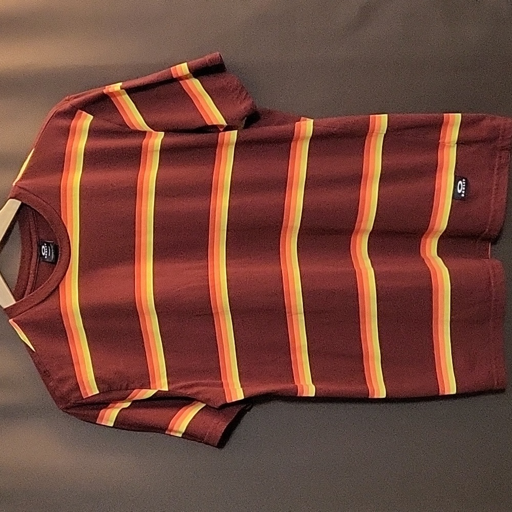 Oakley Stripped T-Shirt (L) - Maroon/Yellow/Orange